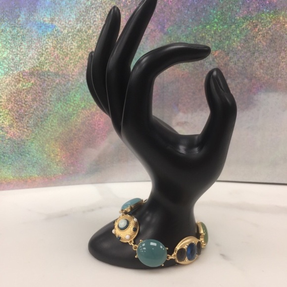 Dainty Gold Statement Jewelry Set - Picture 6 of 8